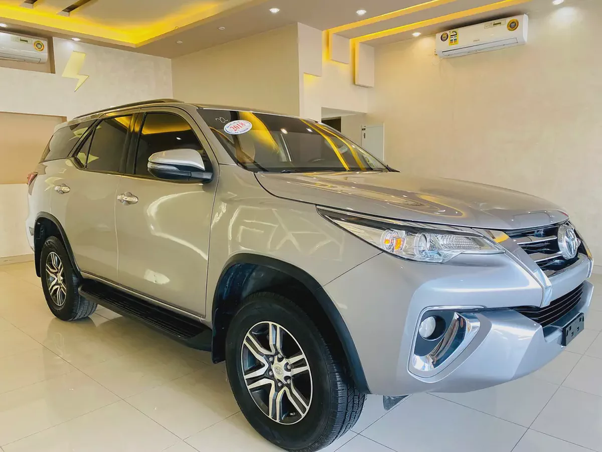 للبيع تويوتا فوتشنر V6 موديل 2018 مواصفات خليجية