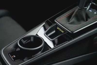 2023 PORSCHE 911 GT3 RS WEISSACH. CARBON CERAMIC BRAKES. SUSPENSION LIFTER. HIGH SPEC. MAIN DEALER S-15