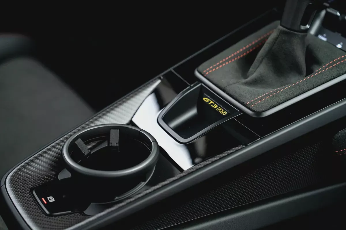 2023 PORSCHE 911 GT3 RS WEISSACH. CARBON CERAMIC BRAKES. SUSPENSION LIFTER. HIGH SPEC. MAIN DEALER S-15-15