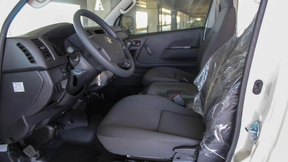 Toyota Hiace GL Toyota hiace cargo standard 2.7L V4 PETROL-11-0