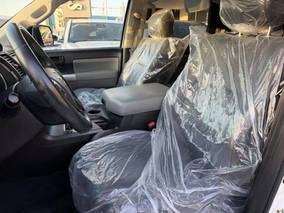 Toyota Sequoia-4