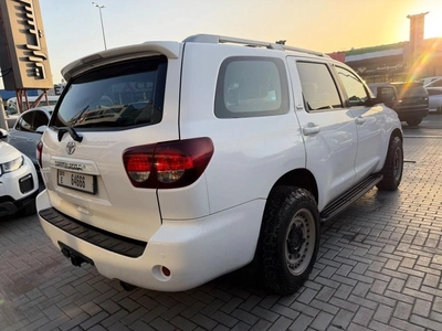 Toyota Sequoia-8