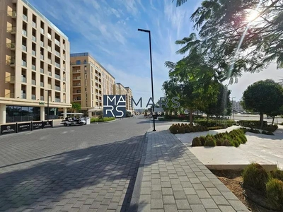 Spacious Layout | Ready to Move In | Prime Location-2
