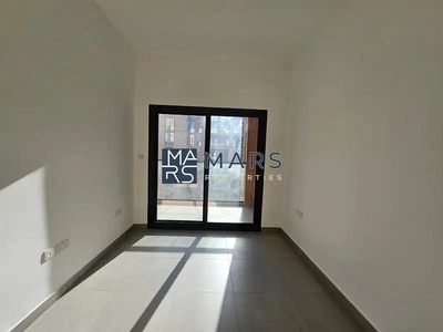 Spacious Layout | Ready to Move In | Prime Location-4