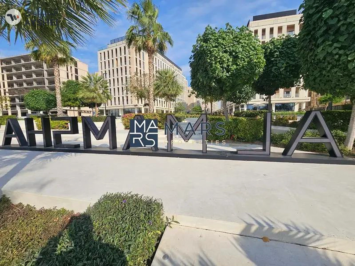 Spacious Layout | Ready to Move In | Prime Location-1-1