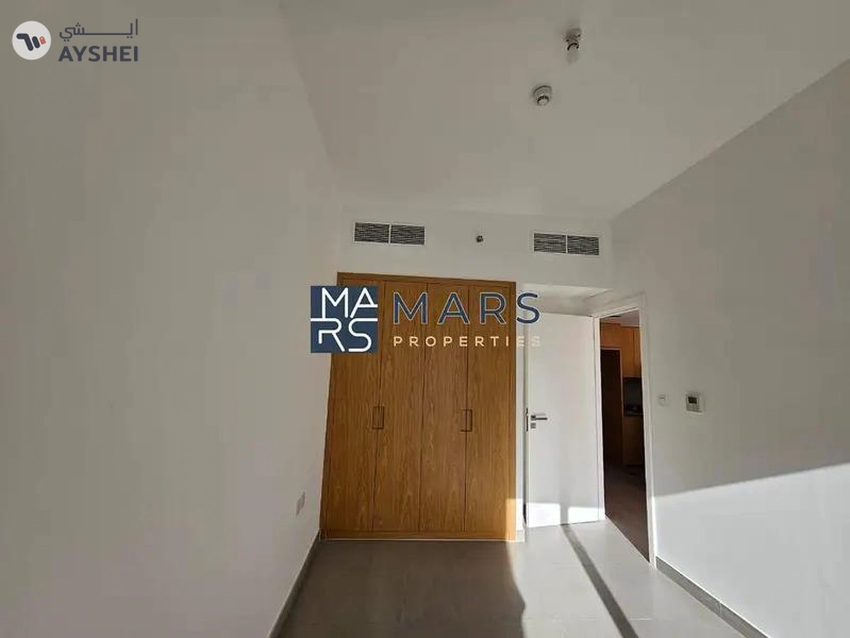 Spacious Layout | Ready to Move In | Prime Location-6-6
