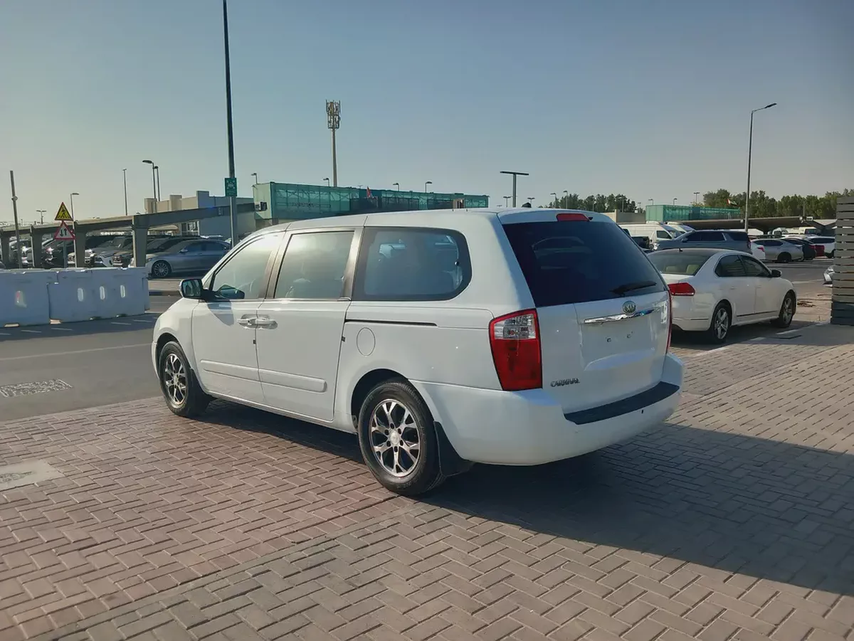 Kia Carnival 2015 Model gcc perfect Condition full option Free accident Smoothly Drive Ready for Reg-3-3