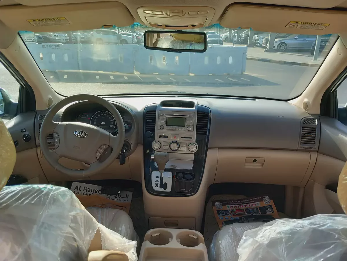 Kia Carnival 2015 Model gcc perfect Condition full option Free accident Smoothly Drive Ready for Reg-8-8