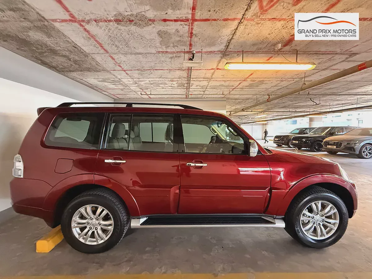Mitsubishi Pajero GLS V6 3.8 5 Door 2016 Model GCC Specs With Partial Service History-3-3