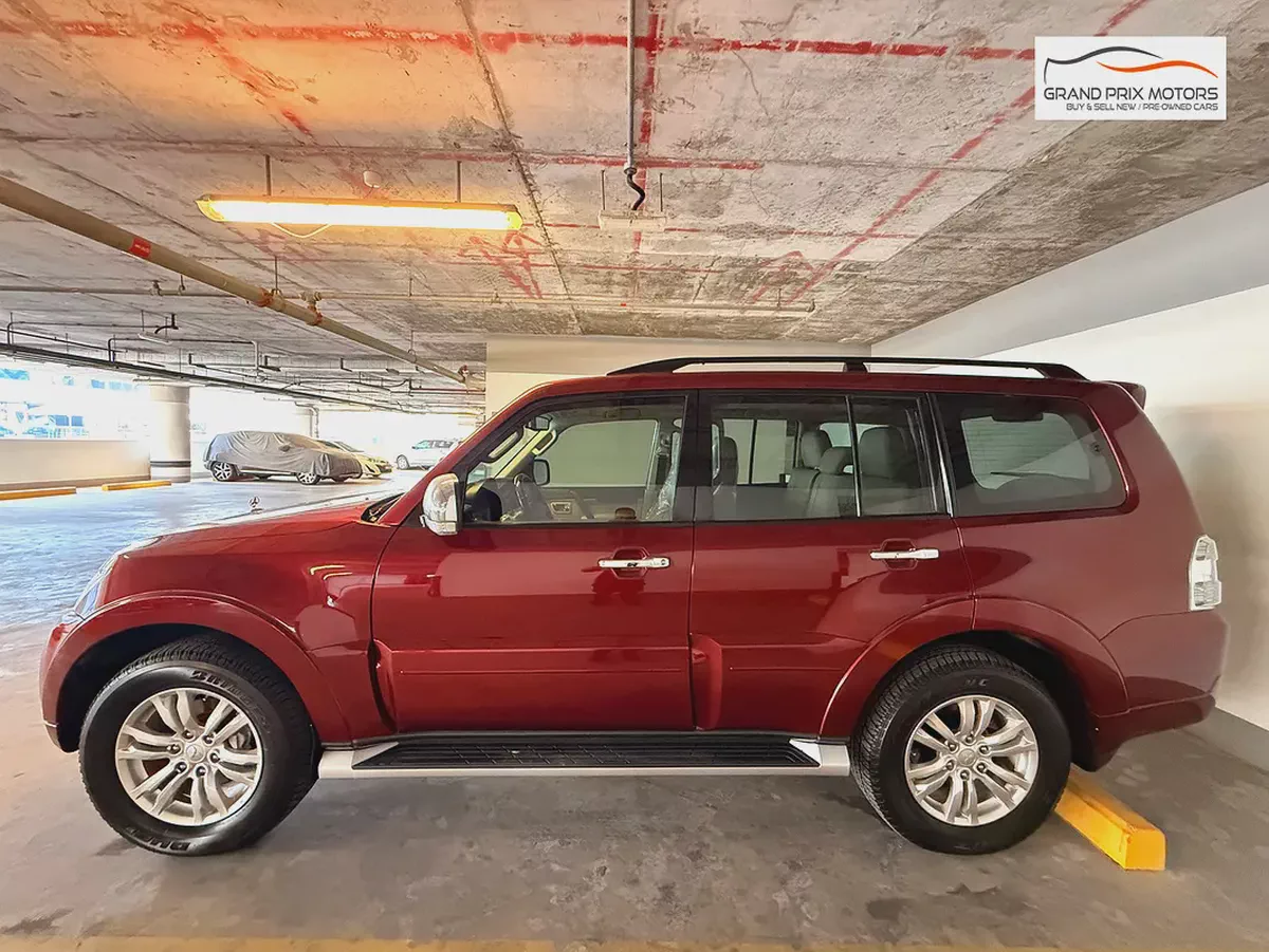Mitsubishi Pajero GLS V6 3.8 5 Door 2016 Model GCC Specs With Partial Service History-4-4