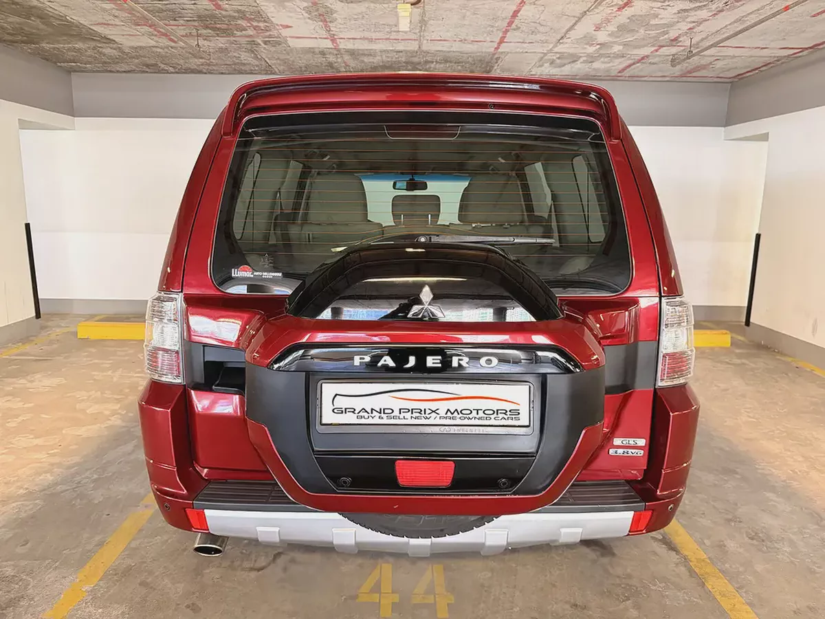 Mitsubishi Pajero GLS V6 3.8 5 Door 2016 Model GCC Specs With Partial Service History-7-7