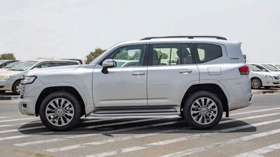Toyota Land Cruiser TOYOTA LAND CRUISER LC300 VXR 3.3L DIEASEL FULL OPTION 2024-3