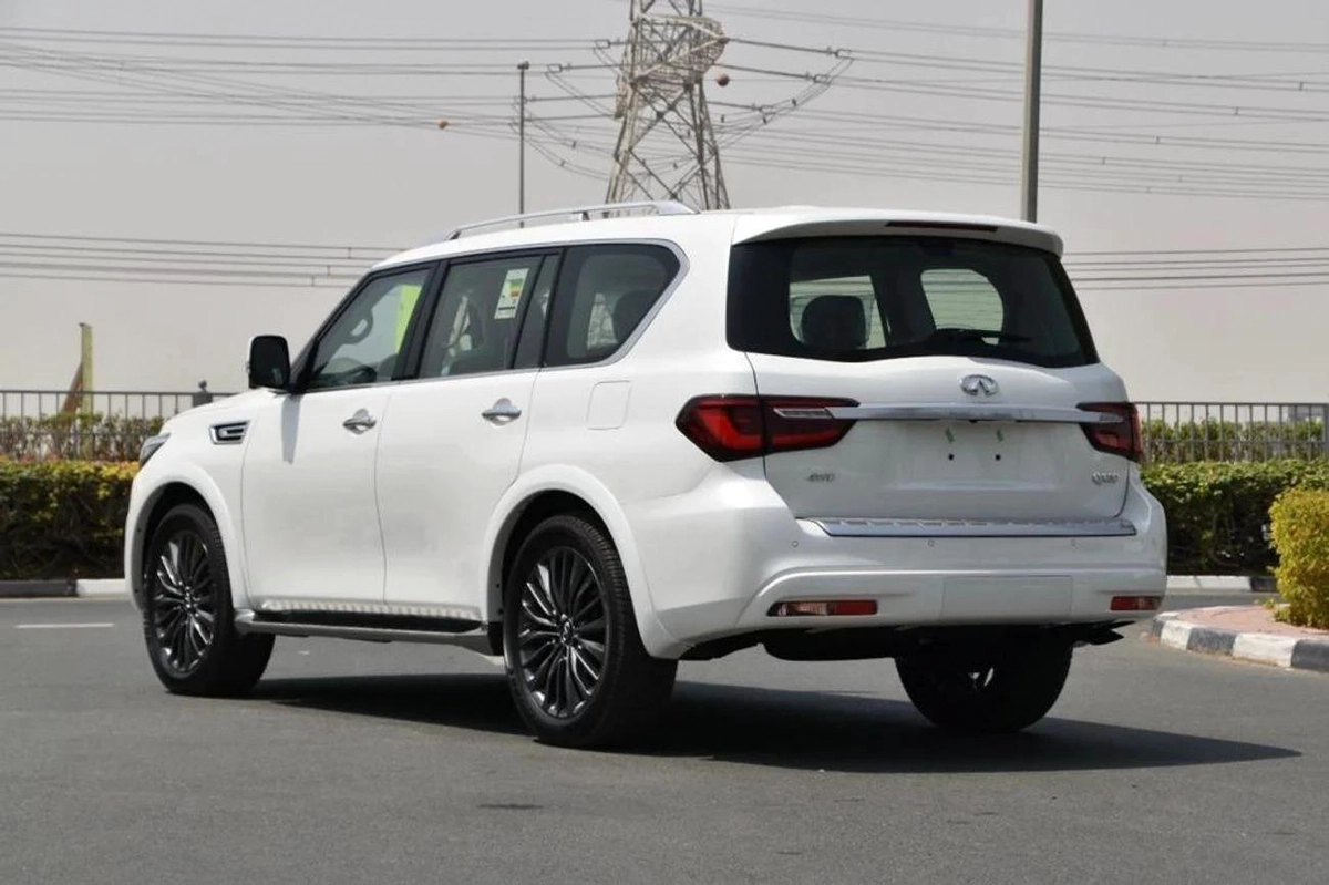 Infiniti QX80 Luxury 5.6L-7-7