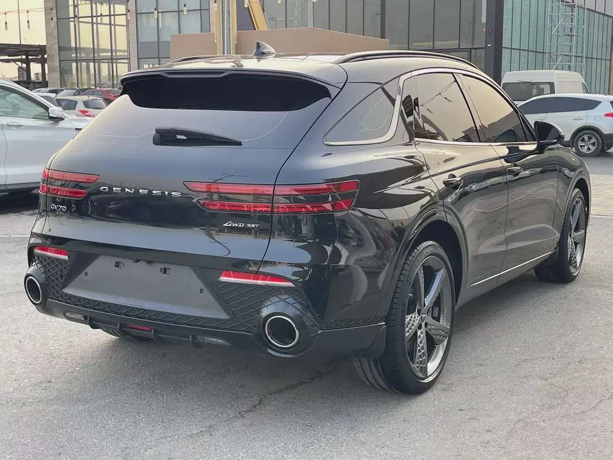 Genesis GV70 2022 Platinum Sport | GCC Specs | Low Mileage | Pristine Condition-3-3