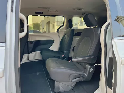 2020 Chrysler Pacifica - American Specs - Excellent Condition-11