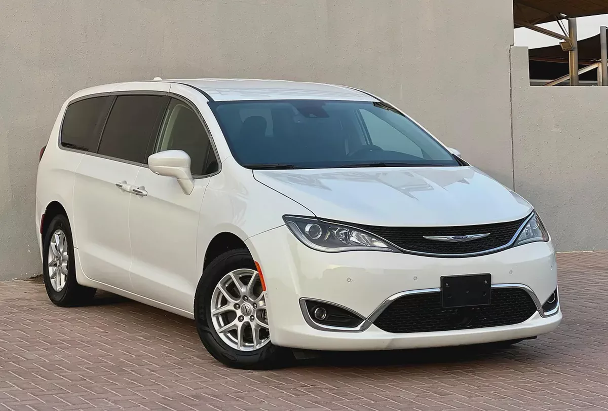 2020 Chrysler Pacifica - American Specs - Excellent Condition-3-3