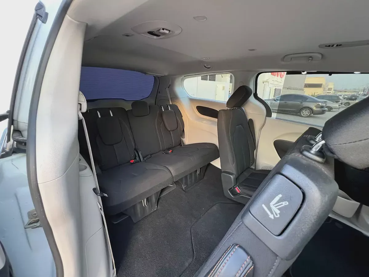 2020 Chrysler Pacifica - American Specs - Excellent Condition-7-7