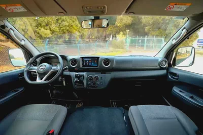 High-Roof 13-Seater Passenger Van | Manual | GCC Specs | Ref#N85144-6