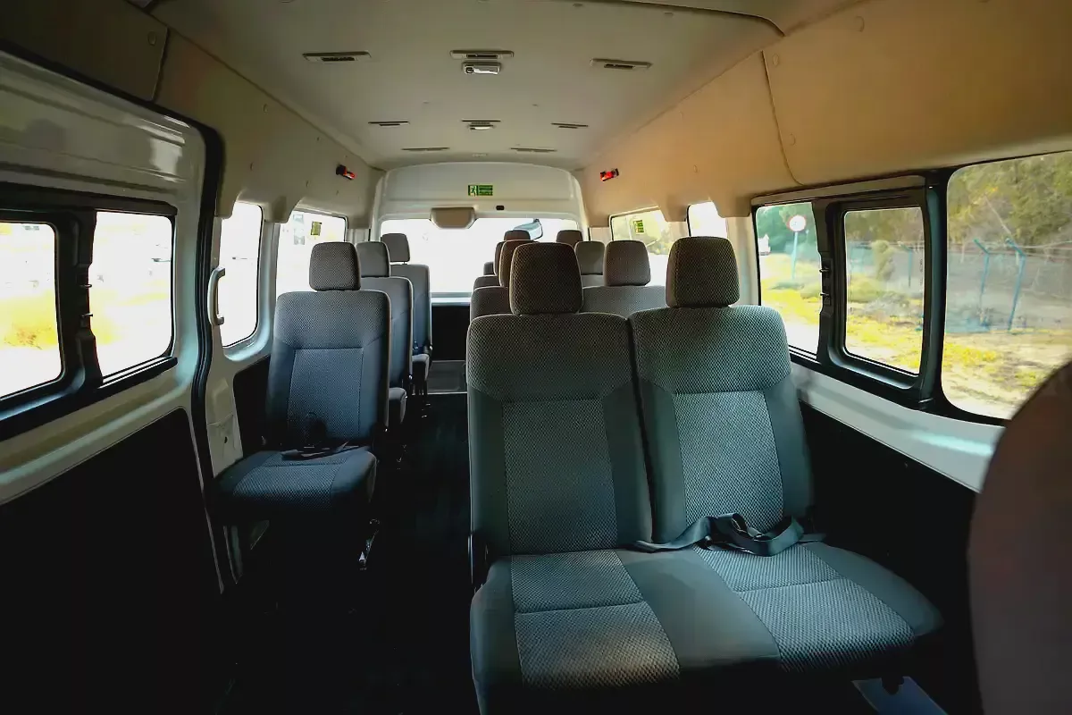 High-Roof 13-Seater Passenger Van | Manual | GCC Specs | Ref#N85144-9-9