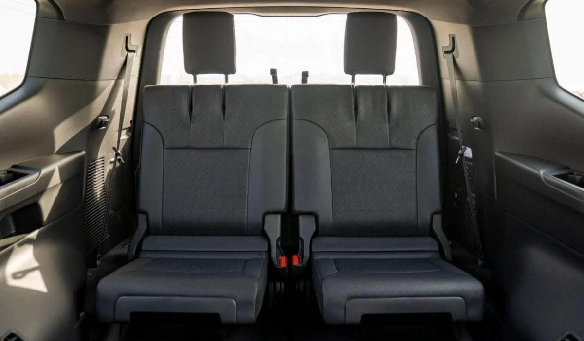 Toyota Land Cruiser LC300 VXR 3.3D AT MY2024 – GREY-11-11