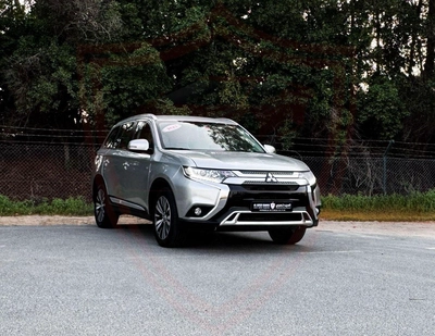 Mitsubishi Outlander GLS FABRIC GLX 3.0L Mitsubishi Outlander | 3.0 L | 2023 | GCC | Accident-Free-12