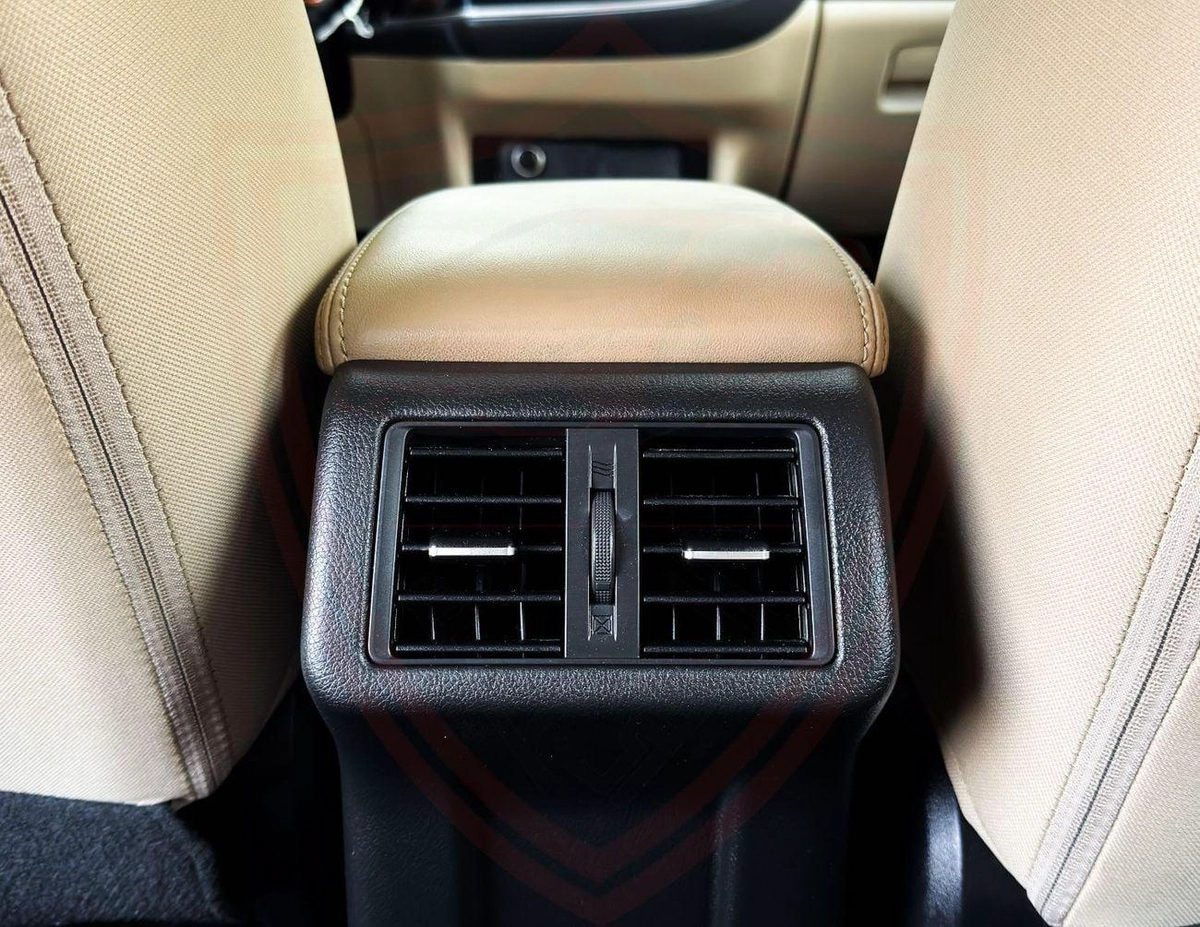 Mitsubishi Outlander GLS FABRIC GLX 3.0L Mitsubishi Outlander | 3.0 L | 2023 | GCC | Accident-Free-5-5