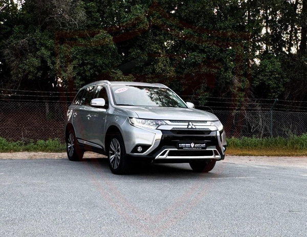 Mitsubishi Outlander GLS FABRIC GLX 3.0L Mitsubishi Outlander | 3.0 L | 2023 | GCC | Accident-Free