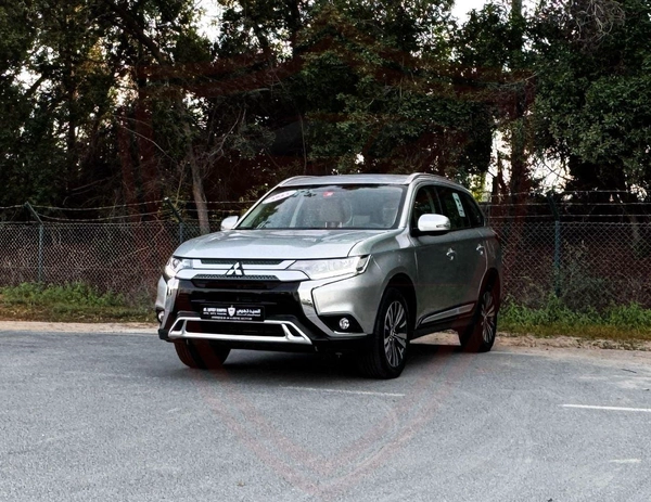Mitsubishi Outlander GLS FABRIC GLX 3.0L Mitsubishi Outlander | 3.0 L | 2023 | GCC | Accident-Free
