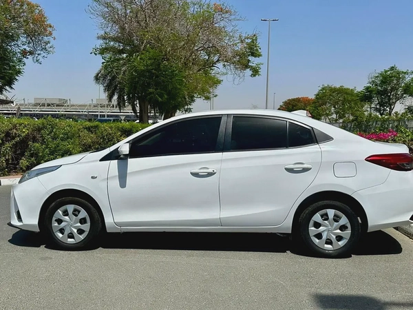 592/- AED Toyota Yaris 2022 1.5L || GCC Specs ||Accident Free100% Low  KM