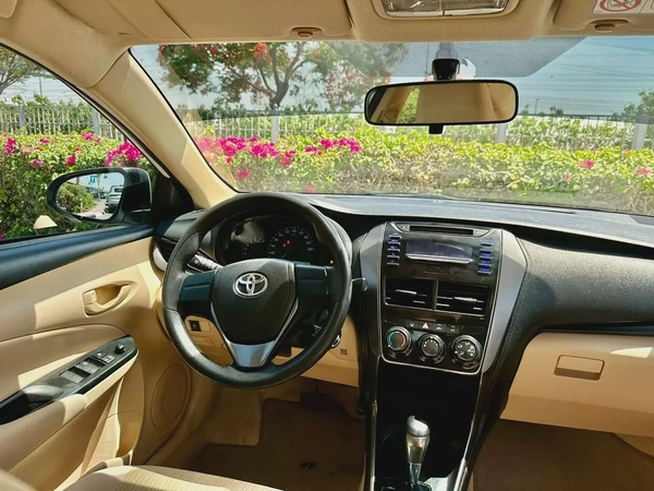 592/- AED Toyota Yaris 2022 1.5L || GCC Specs ||Accident Free100% Low  KM