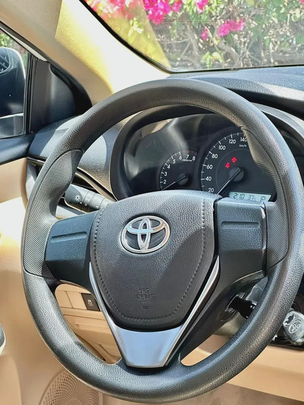592/- AED Toyota Yaris 2022 1.5L || GCC Specs ||Accident Free100% Low  KM