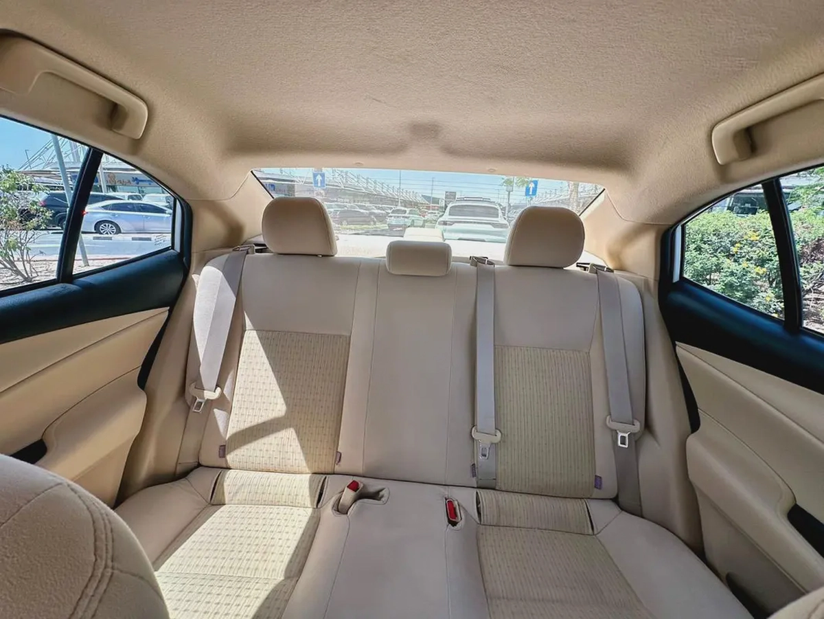592/- AED Toyota Yaris 2022 1.5L || GCC Specs ||Accident Free100% Low  KM-12-12