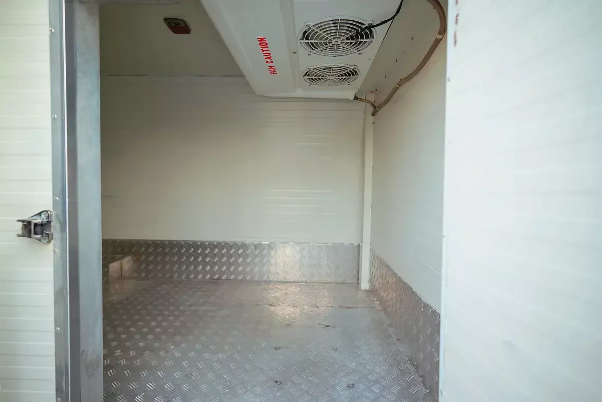 Urvan Freezer High Roof | Manual | GCC Specs | Ref#N27024-7-7