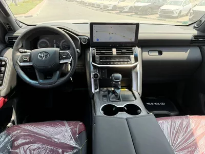 Toyota Land Cruiser VXR-11