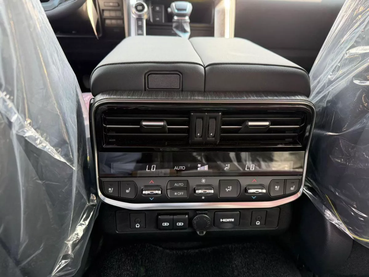 Toyota Land Cruiser VXR-15-0