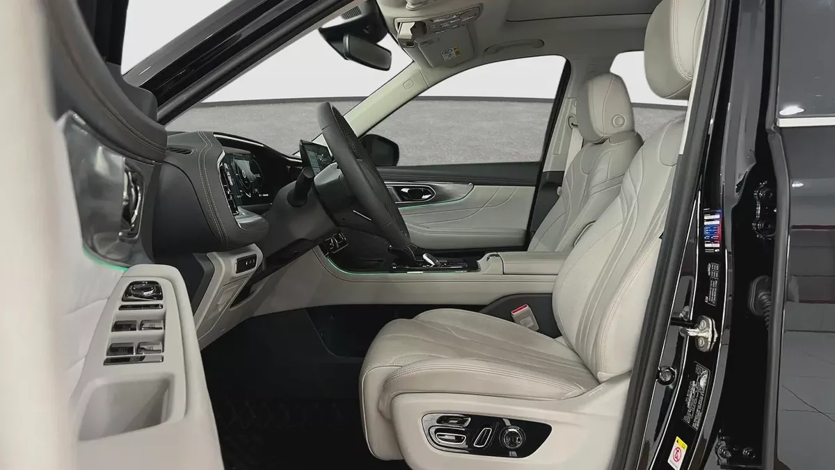 0% DP | AED 2,145 / Month | GAC | GS8 GX 2.0T 4WD Hybrid | 2026 | Gargash Warranty | Service History-7-7
