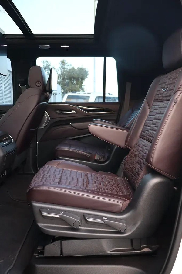 Cadillac Escalade ESV Platinum - 2021 - GCC Specs - Original Paint