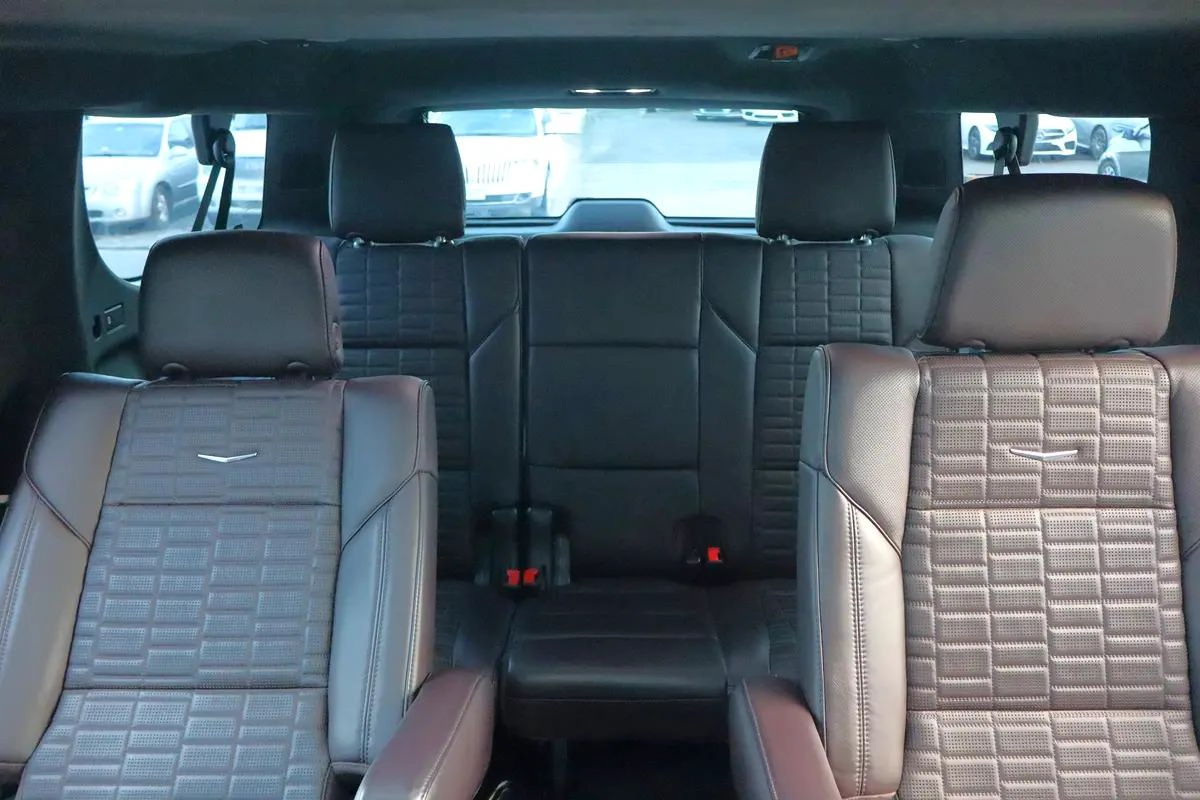 Cadillac Escalade ESV Platinum - 2021 - GCC Specs - Original Paint-11-11