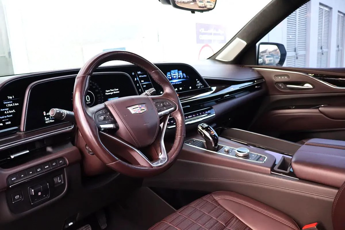 Cadillac Escalade ESV Platinum - 2021 - GCC Specs - Original Paint-9-9