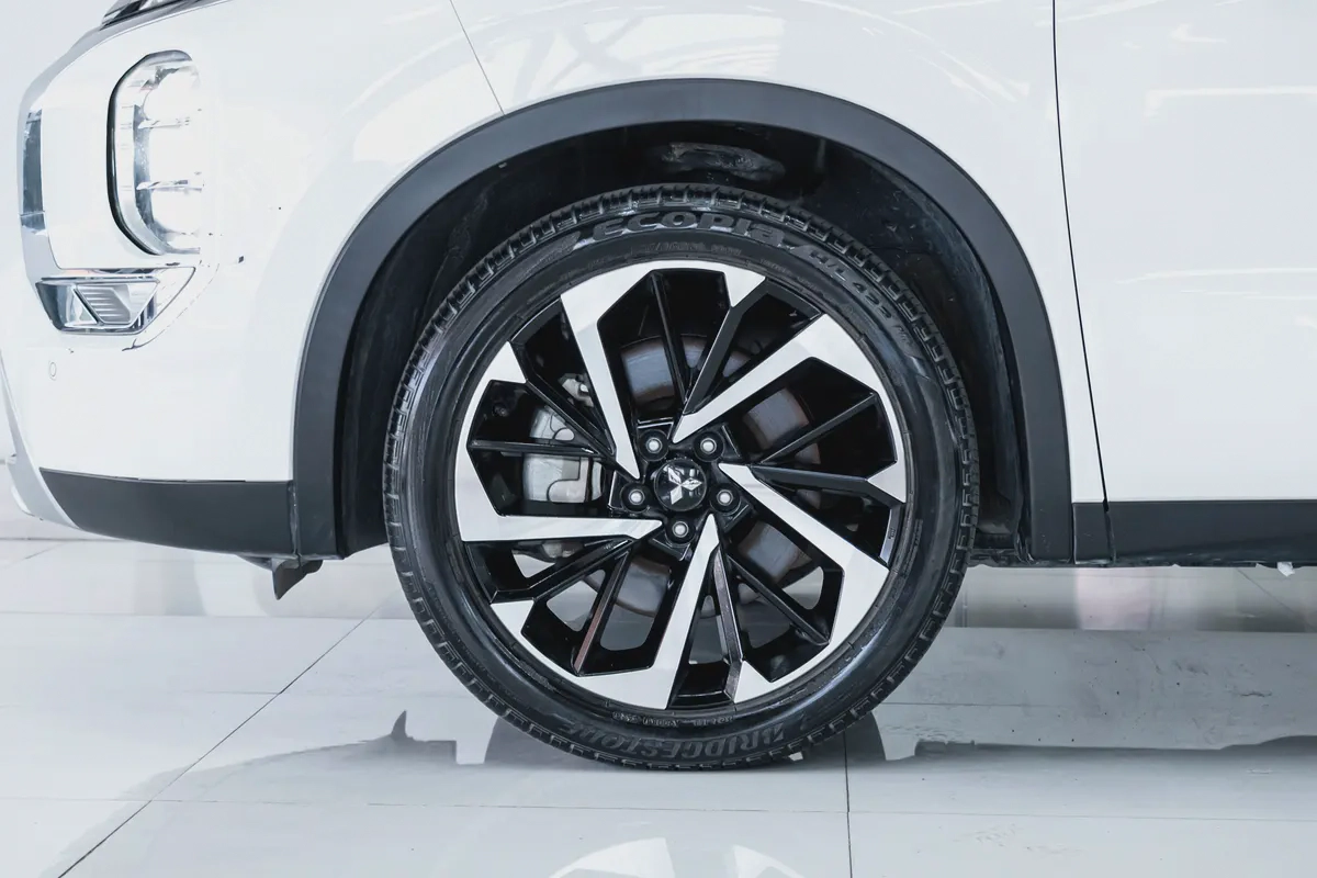 1 YR WARRANTY | HIGHLINE | SUNROOF | LEATHER | 4WD 2.5L | AED 1400 PM-7-7