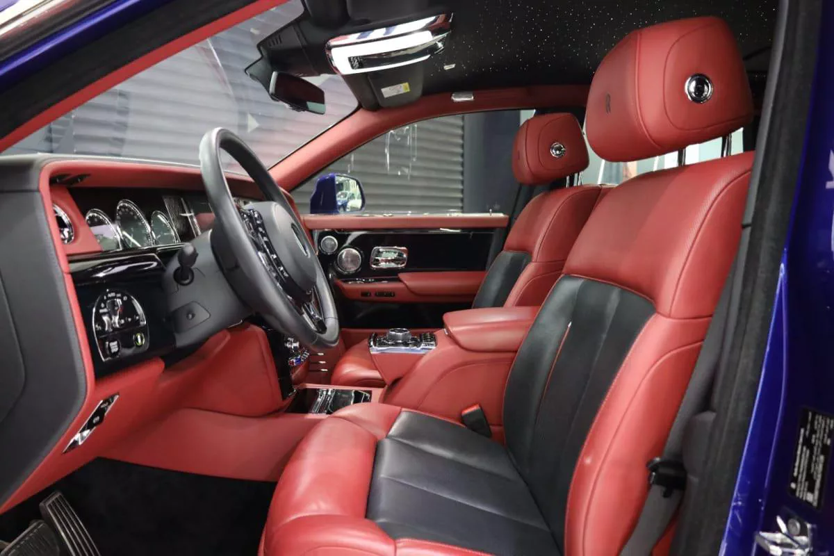 Rolls-Royce Phantom VIII-17-17