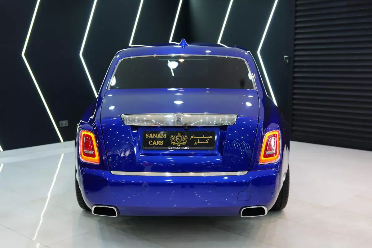 Rolls-Royce Phantom VIII-14-14