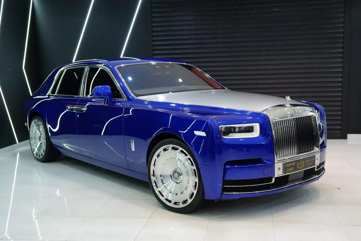 Rolls-Royce Phantom VIII-16-16