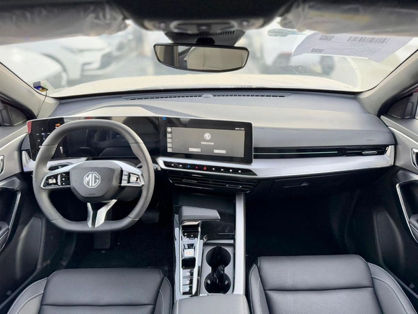MG One Deluxe 1.5L Petrol FWD