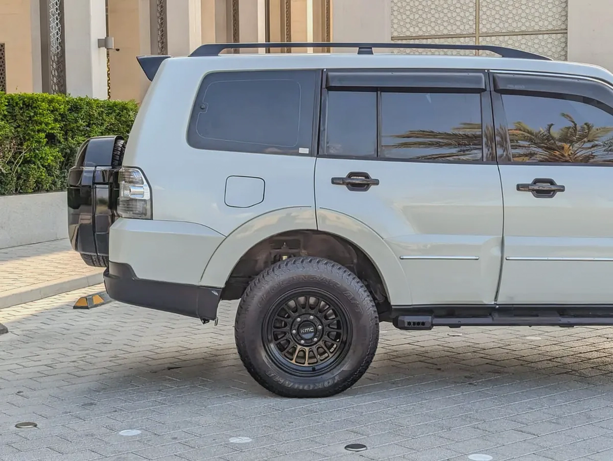 MITSUBISHI PAJERO 2020 GCC V6 3.8L IN EXCELLENT CONDITION-11-11