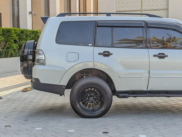 MITSUBISHI PAJERO 2020 GCC V6 3.8L IN EXCELLENT CONDITION