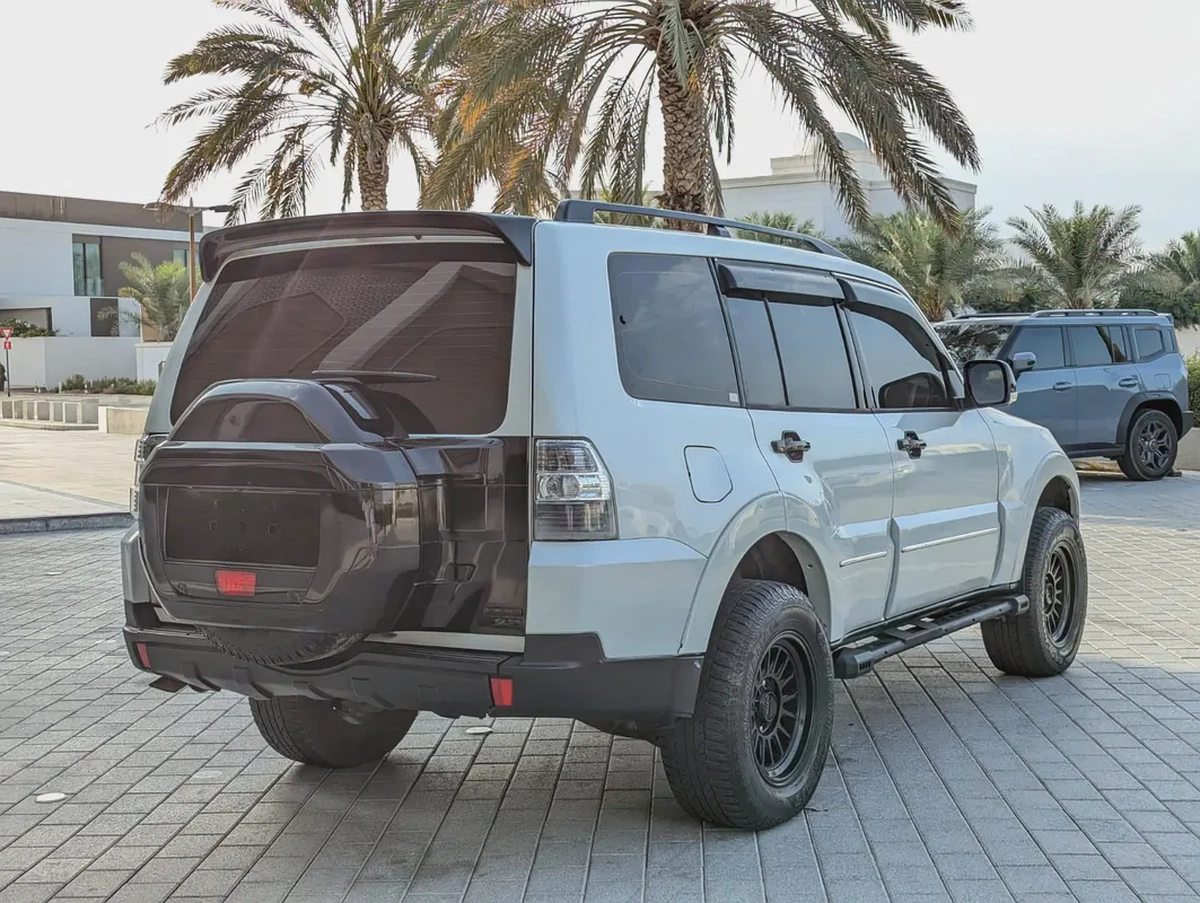 MITSUBISHI PAJERO 2020 GCC V6 3.8L IN EXCELLENT CONDITION-13-13