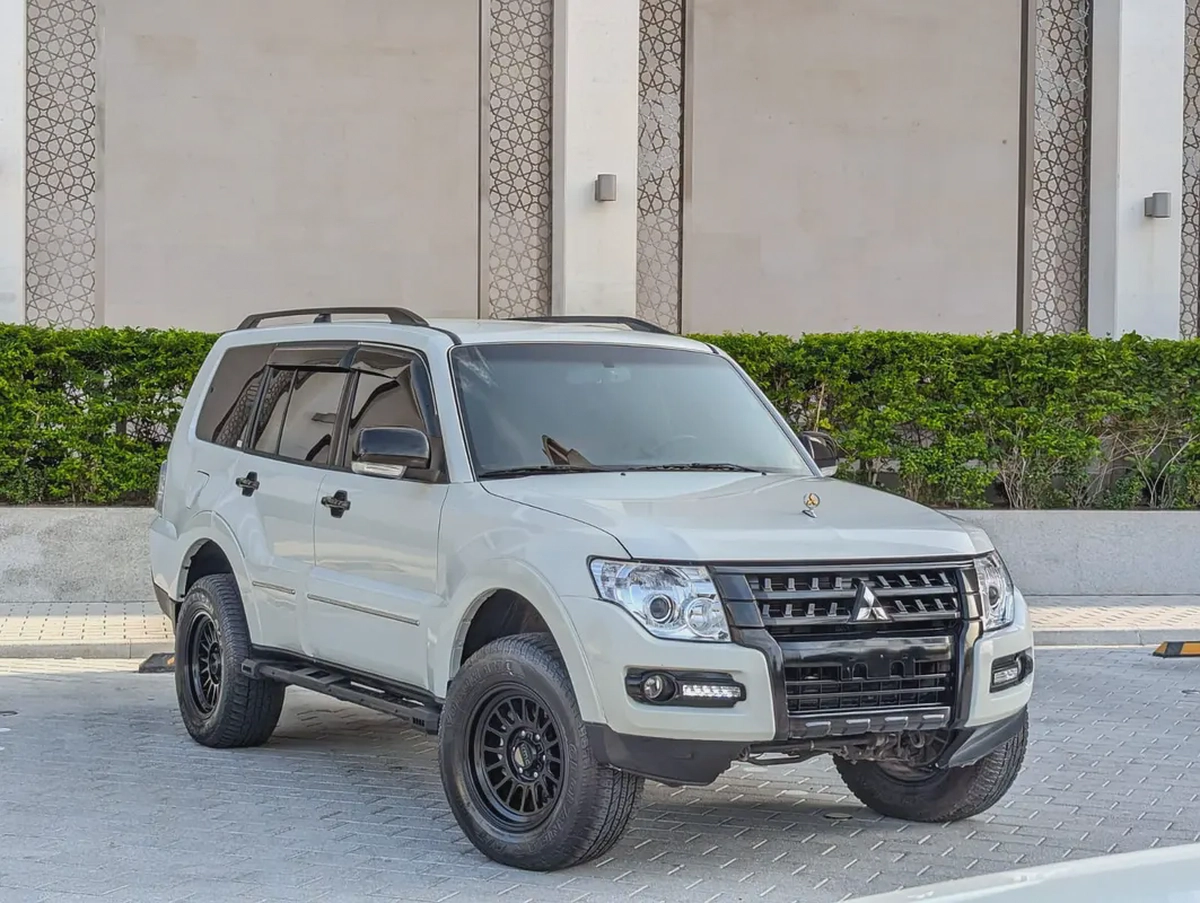 MITSUBISHI PAJERO 2020 GCC V6 3.8L IN EXCELLENT CONDITION-18-18