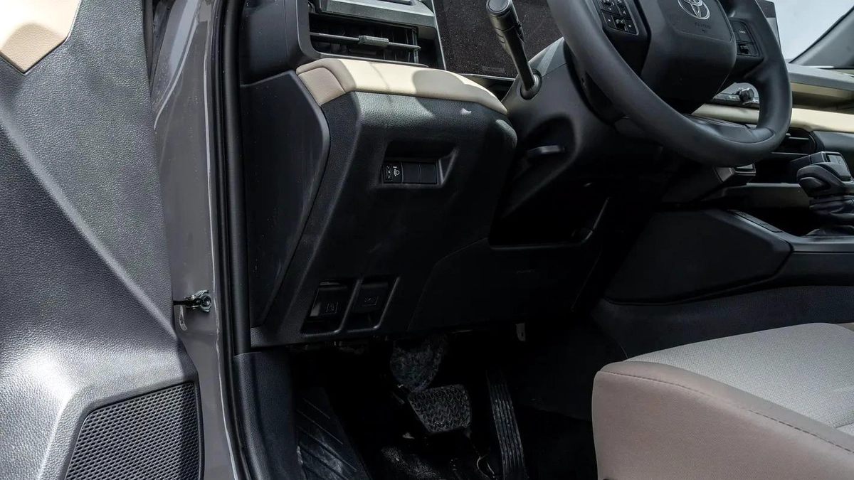 2026 Toyota Rav4 LE 2.0L AT Petrol FWD (Gray-Beige)-8-8