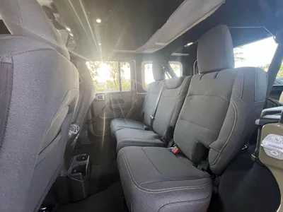 Jeep Wrangler Unlimited SPORT 2.0L A/T-8